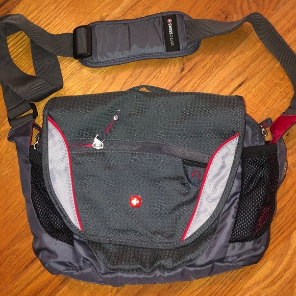 SwissGear Handbags - 🎉🎉 SWISSGEAR MINI SATCHEL CROSSBODY BAG PURSE